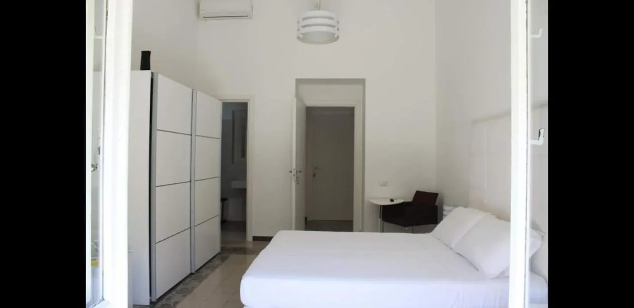 Hotel Cagliari D'Amare Via Roma 2*,  Italia