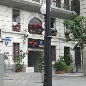 Bed Morelli 49 , Chiaia 2* Nápoles